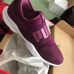 Puma tennis shoes